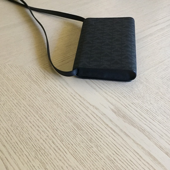 LAST ONE‼️Michael Kors Black Clutch, Crossbody Bag - Picture 4 of 15